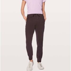 Women Lululemon Get Going Jogger 28.5" Medium Rise in Black Cherry Size 2